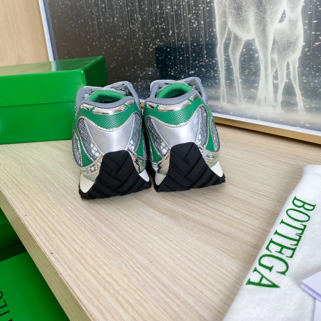p620🐮🐮High-end version, the original 1:1 couple style new model is on the shelves🔥BV Orbit sneakers Wang Yibo's same style couple's Dad Runner sneakers, made of lightweight technical mesh fabric. Features a geometric patterned rubber outsole. The outsole is made of color-blocked TPU outsole. Size: women’s shoes 35-40, men’s shoes 39-45.
